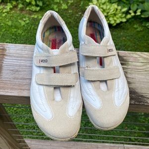Ecco Leather Women’s White Sneaker Size 39